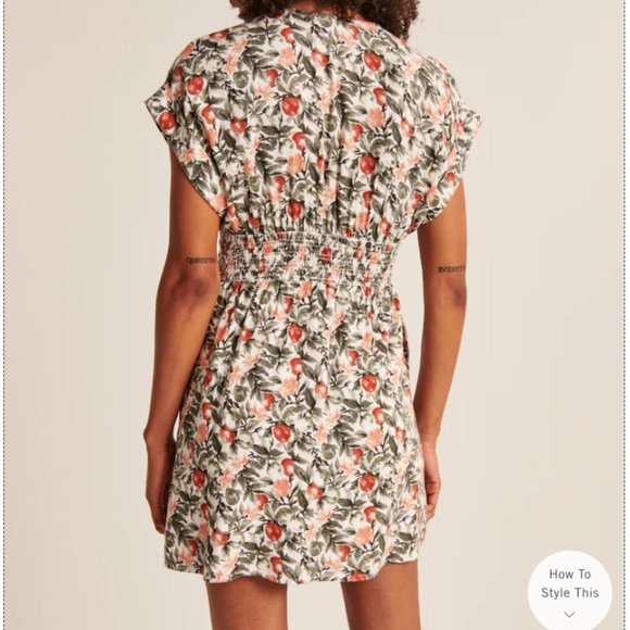 NWT Abercrombie & Fitch Short-Sleeve Smocked Dress - Picture 3 of 3